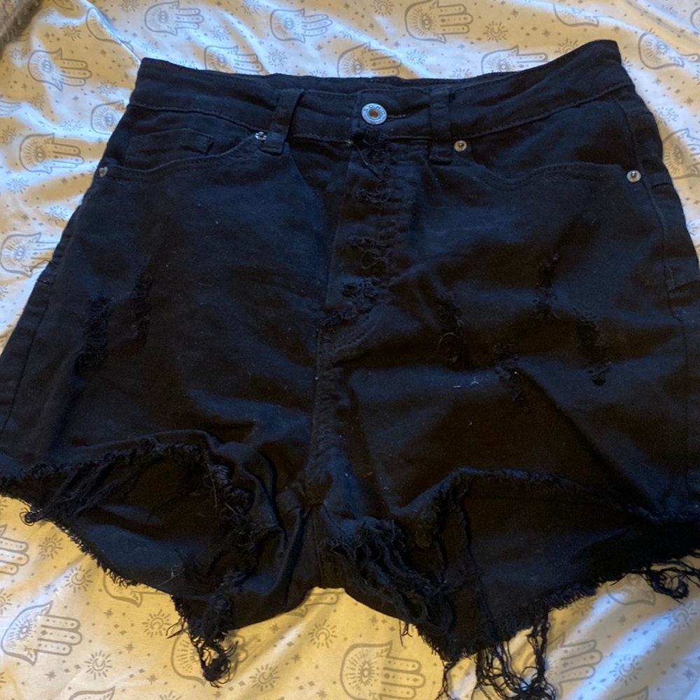 Short shorts for curvy people!!